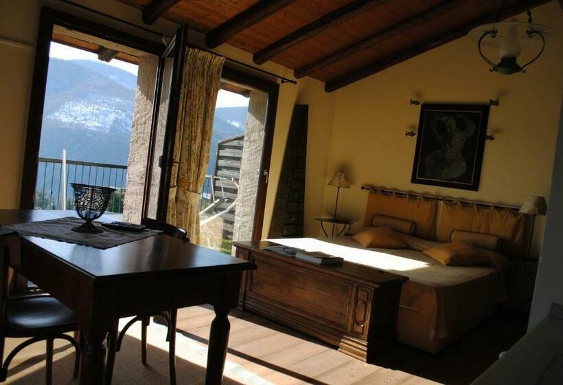 带露台的小型套房, Wine & Art Relais Vallombrosa