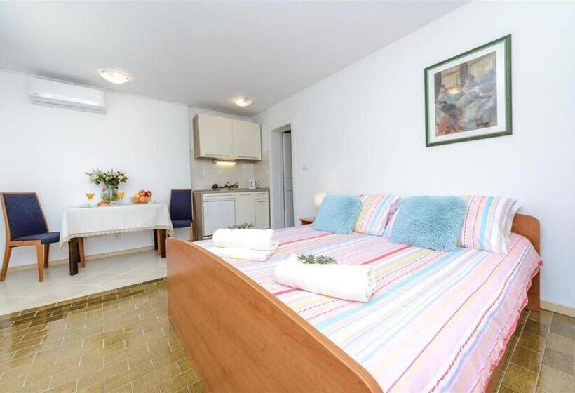 Студио Стандарт с Террасой, Guest House Rooms Rose