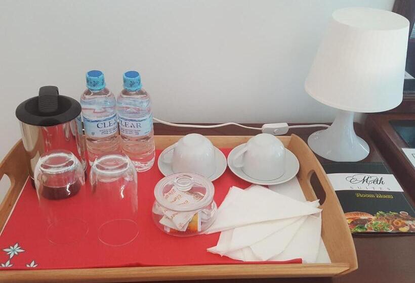 Номер Deluxe, Meth Suites