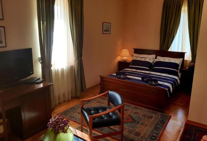 Люкс с Балконом, Villa Rava Hotel & Restaurant