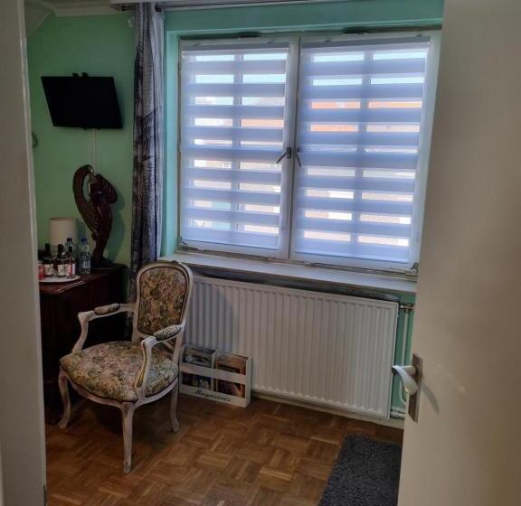 اتاق استاندارد, Erbuca Bed And Breakfast