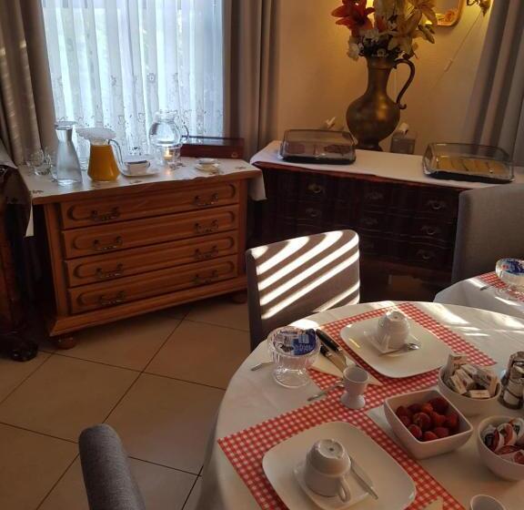 Standard Triple Room with Terrace, Erbuca Bed And Breakfast
