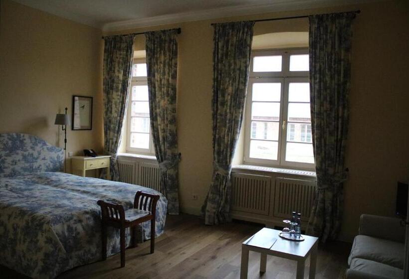 Номер Стандарт, Schloss & Gut Ulrichshusen