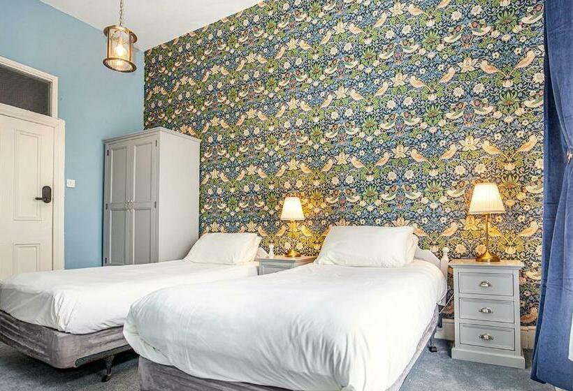 غرفة قياسية, The Valley House