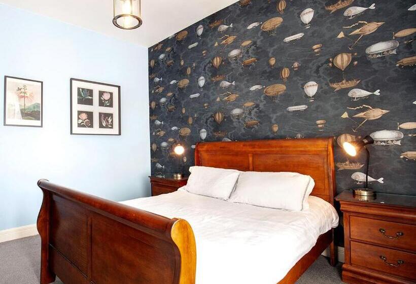 غرفة قياسية, The Valley House