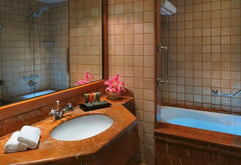 Люкс Повышенной Комфортности, Mövenpick Hotel Jeddah