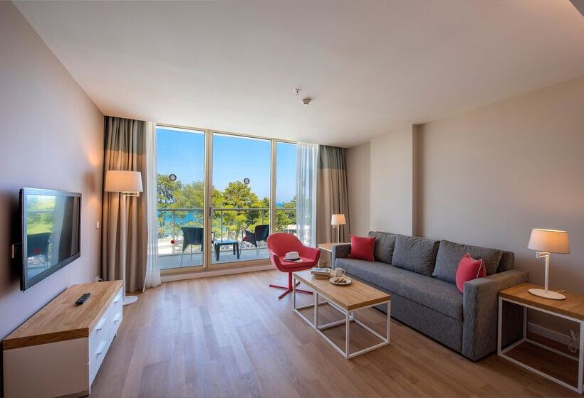 サイドシービュースーペリアールーム, Akra Kemer