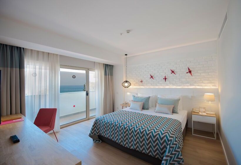 Quarto Superior Vista Mar Lateral, Akra Kemer