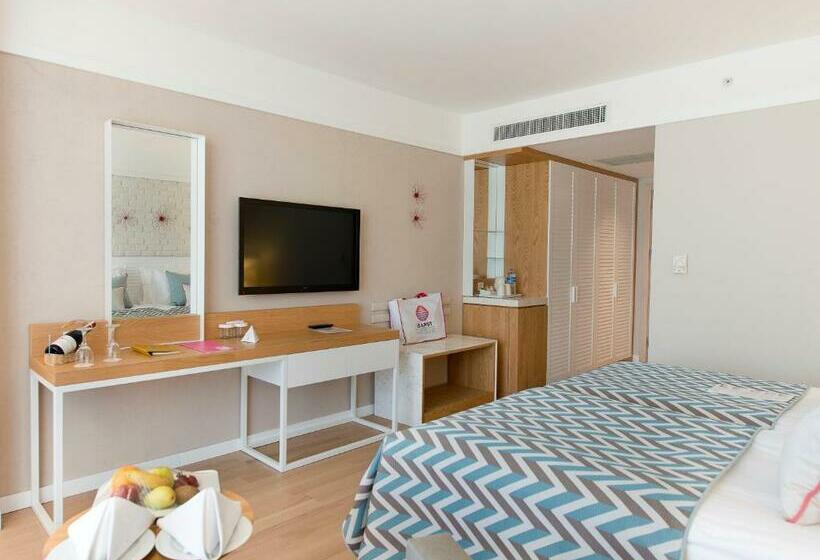 スタンダード４人部屋, Akra Kemer