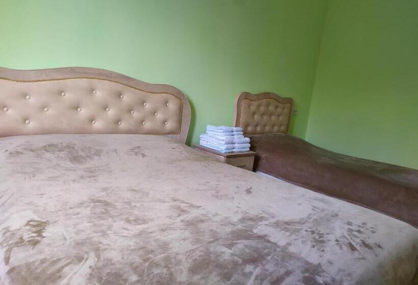 Номер Стандарт Трехместный, Alex Hotel In Shinuhayr