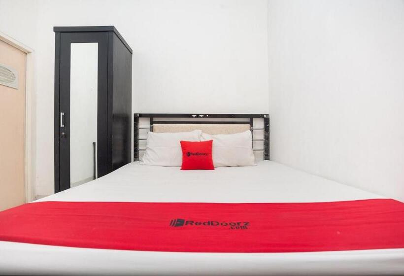 Номер Стандарт, Reddoorz Syariah Near Grand Galaxy Park