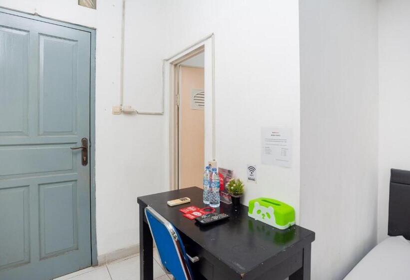 Номер Стандарт, Reddoorz Syariah Near Grand Galaxy Park