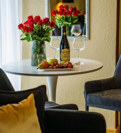 Апартаменты 1 Спальня с Террасой, Seeblick Smart Hotel Rössli