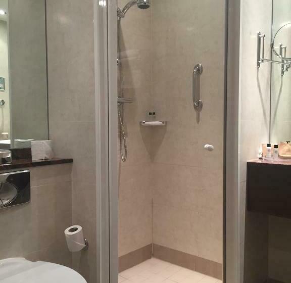 اتاق استاندارد یک نفره, Castleknock
