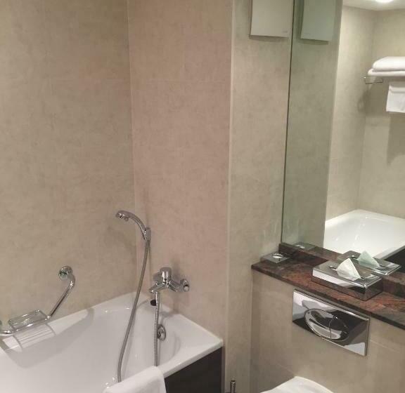 اتاق لوکس, Castleknock