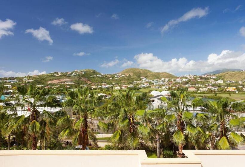 اتاق استاندارد با تخت بزرگ, St. Kitts Marriott Resort & The Royal Beach Casino