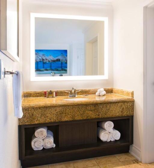 اتاق استاندارد با چشم‌انداز استخر, St. Kitts Marriott Resort & The Royal Beach Casino