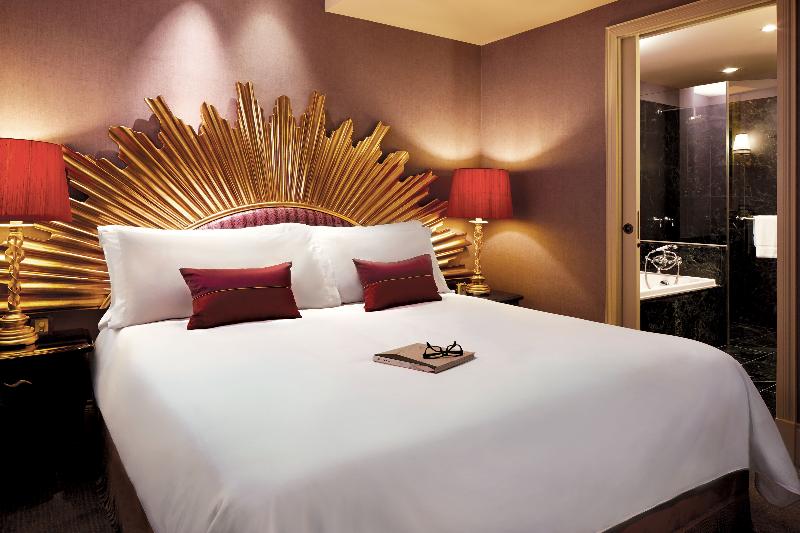 سوییت, The Scarlet Singapore