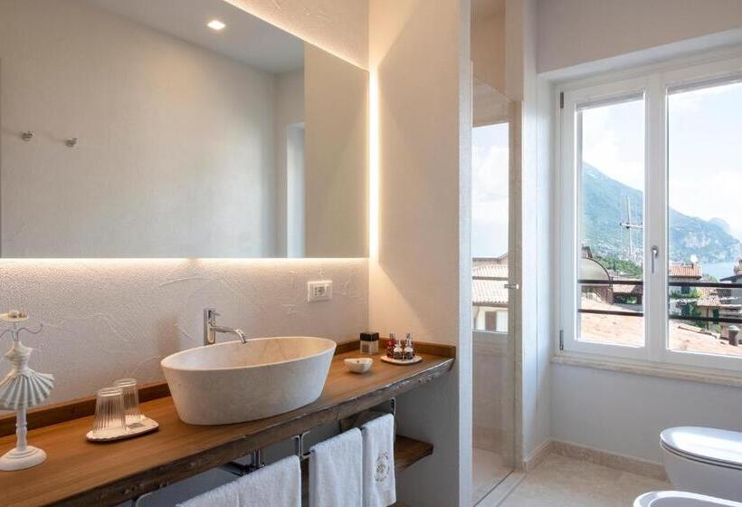 غرفة قياسية مطلّة علي البحيرة, Corte Alma Spa And Luxury Home