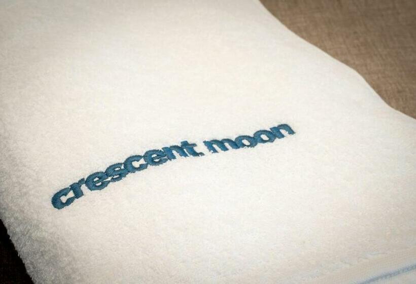 Camera Deluxe Vista Mare, Crescent Moon