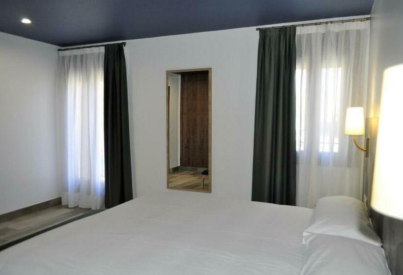 Номер Стандарт Трехместный, Hostal Restaurante Villa De Brihuega