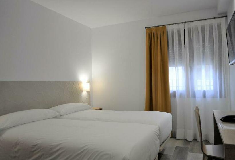 Номер Стандарт, Hostal Restaurante Villa De Brihuega