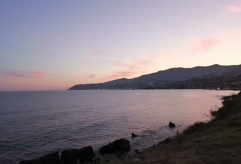 استودیوی استاندارد با چشم‌انداز دریا, Villaggio Turistico La Vesca