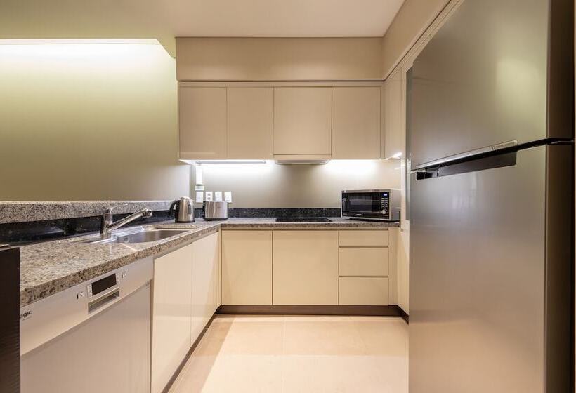 Студия Премиум, Oakwood Premier Coex Center