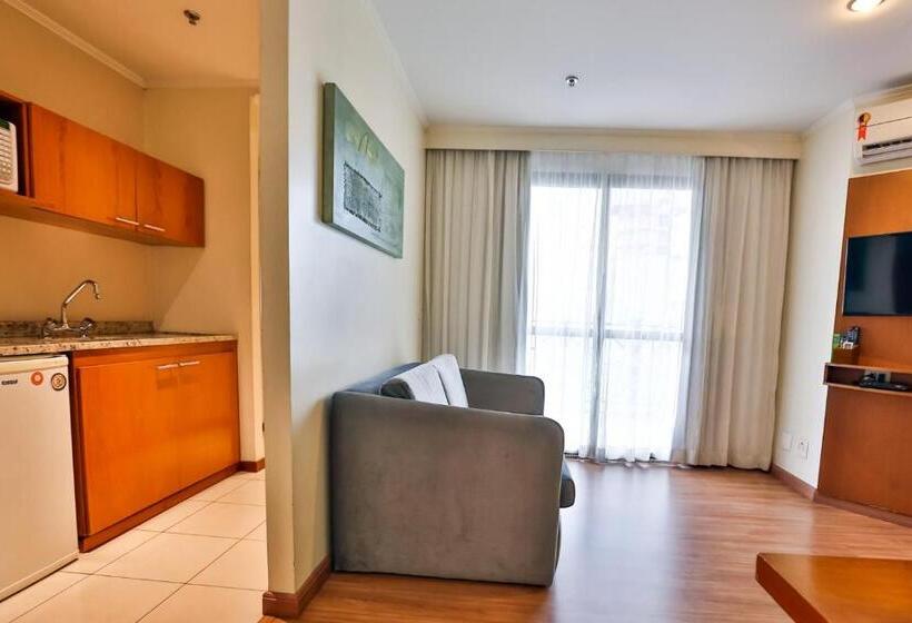 سوییت لوکس, Quality Suites Vila Olimpia
