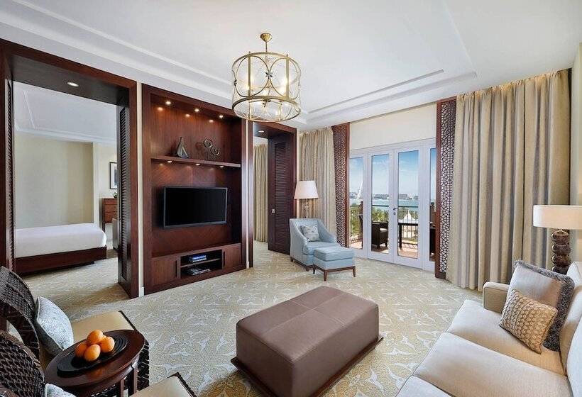 Люкс Клуб, The Ritz-Carlton, Dubai