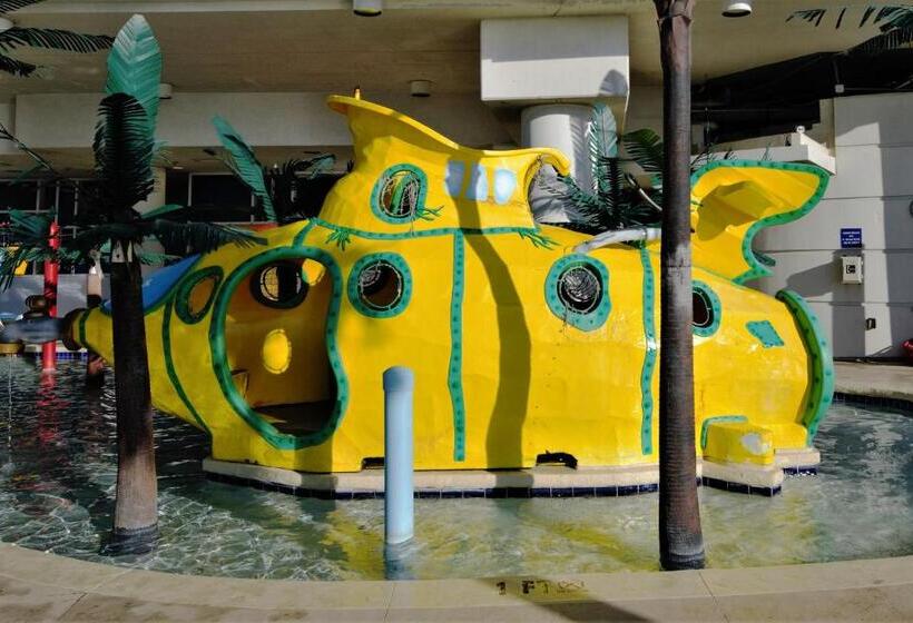 Люкс 2 Спальни, Sandy Beach Resort