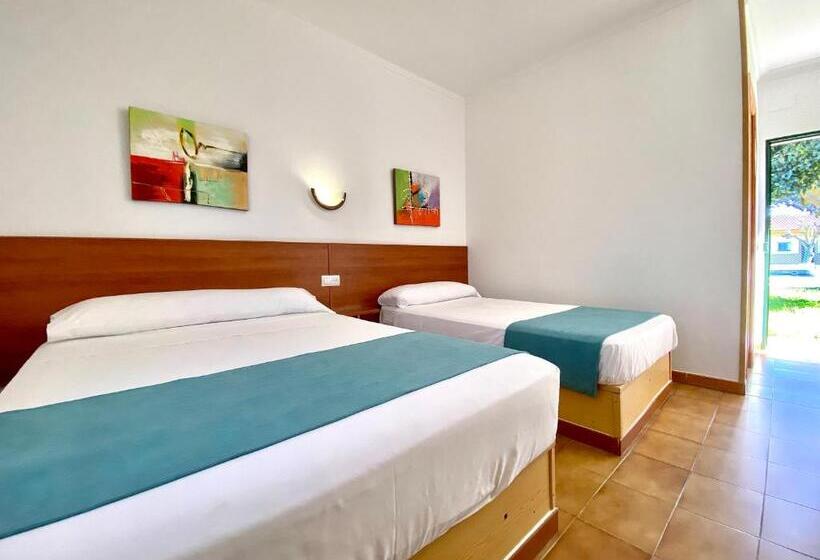 标准三人间, Hostal Los Mellizos