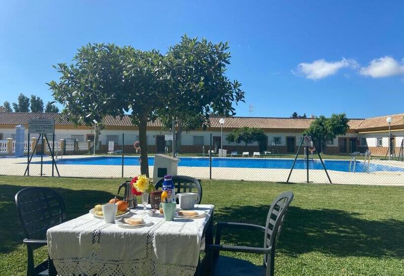 标准三人间, Hostal Los Mellizos