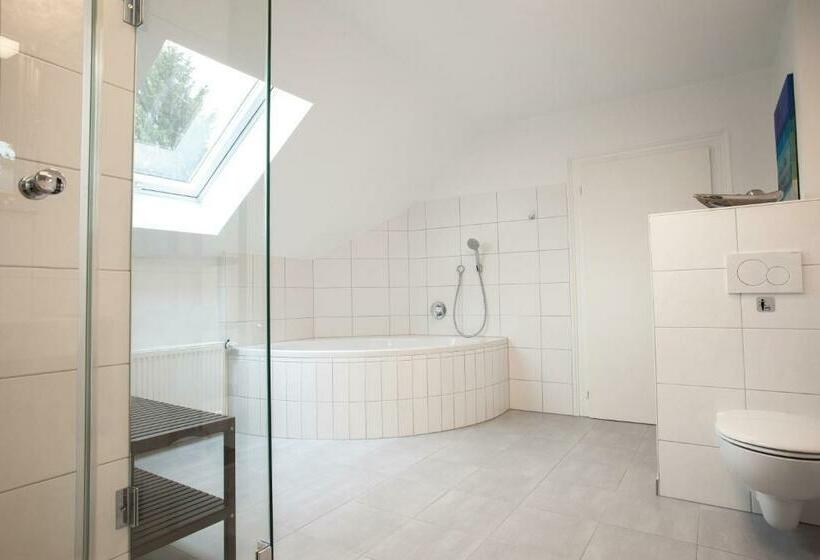 带1个卧室的顶楼公寓, P&g Rooms