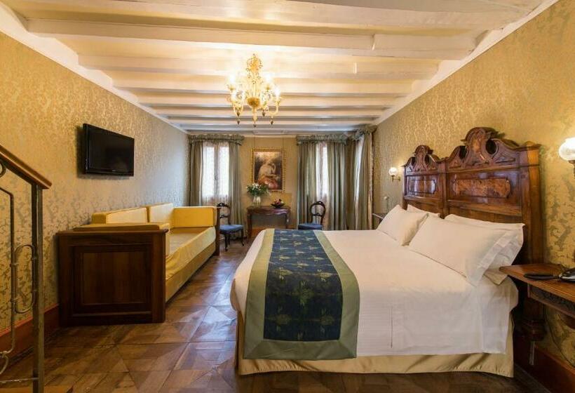 اتاق سوپریور با چشم‌انداز, Casa Nicolo Priuli