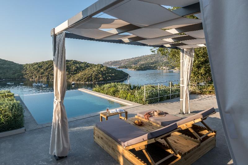 Полулюкс с Бассейном, Mövenpick Resort Agios Nikolaos Sivota