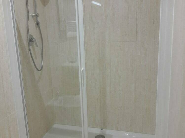 Четырехместный Номер Стандарт, Grand Hotel & Des Anglais Spa