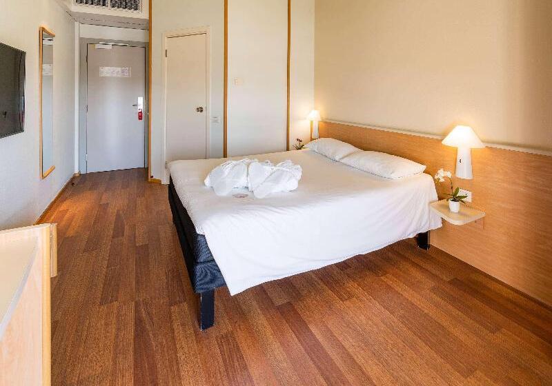 Номер Executive, Ibis Firenze Nord Aeroporto