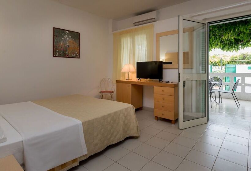 Четырехместный Номер Economy, Maritalia Hotel Club Village   All Inclusive