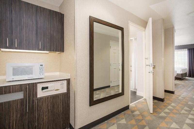 身障者適用スタンダードルーム, Holiday Inn Colorado Springs   Airport, An Ihg