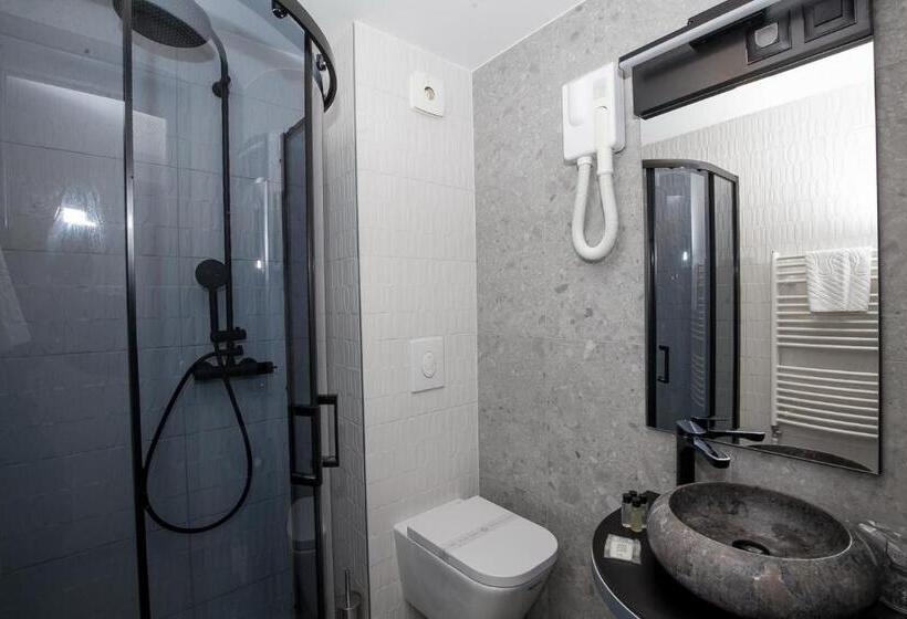 اتاق استاندارد با چشم‌انداز دریا, Boutique Hotel Bura 45n