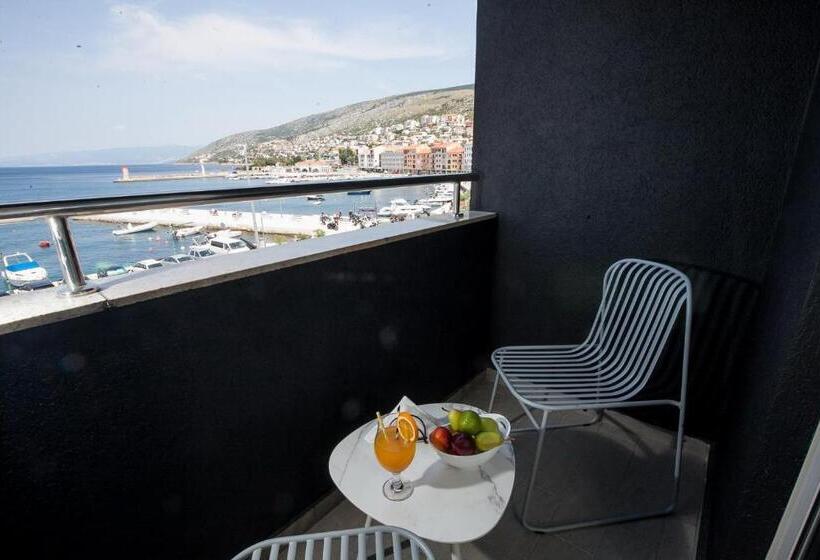 اتاق استاندارد با چشم‌انداز دریا, Boutique Hotel Bura 45n
