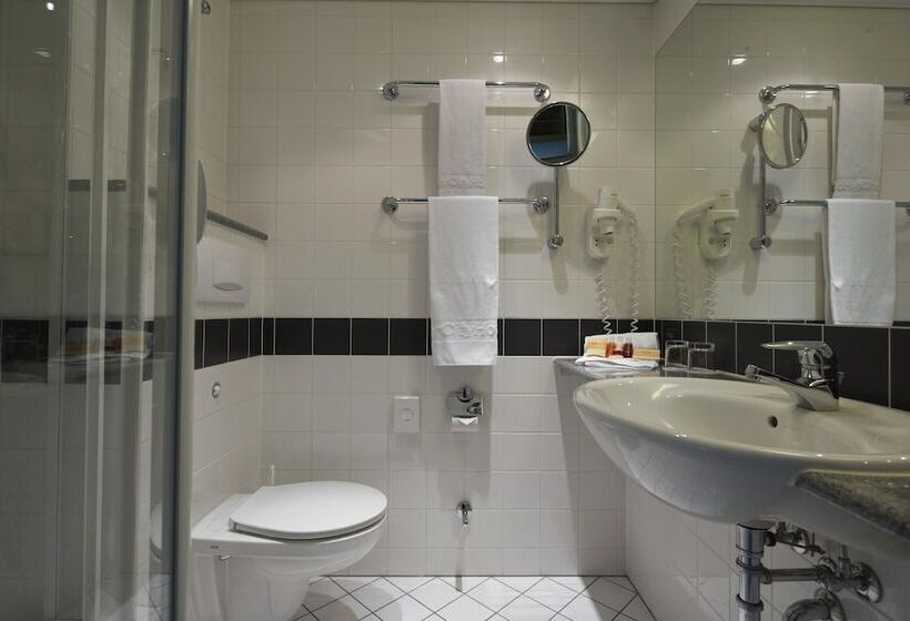 استودیوی استاندارد, Intercityhotel Berlin Ostbahnhof