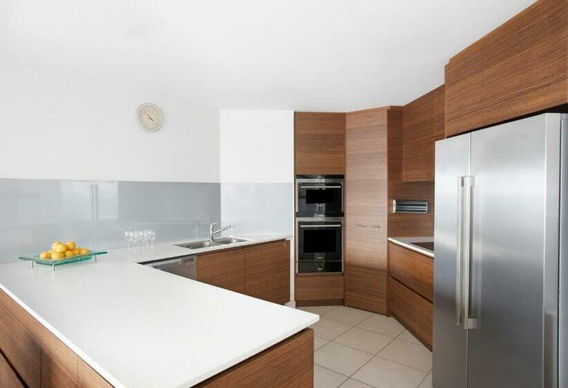 Апартаменты 3 Спальни, Mantra Esplanade