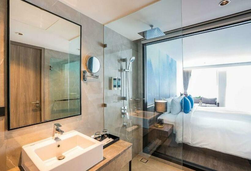 Номер Deluxe Вид на Бассейн, Best Western Plus Nexen Pattaya