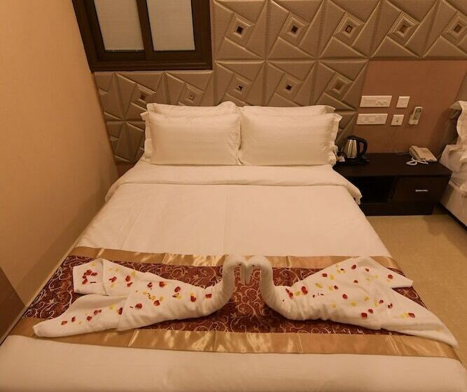 Deluxe Room, Sampath