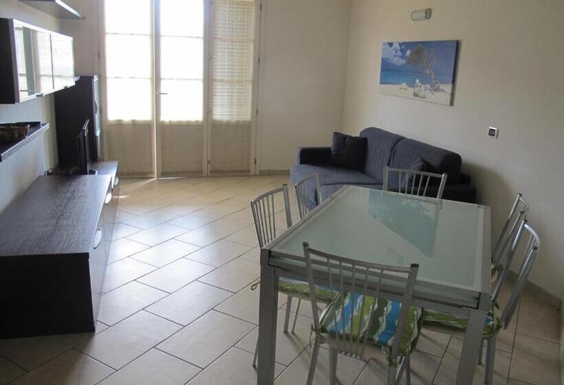 带1个卧室的带阳台的公寓, Il Palco Residence