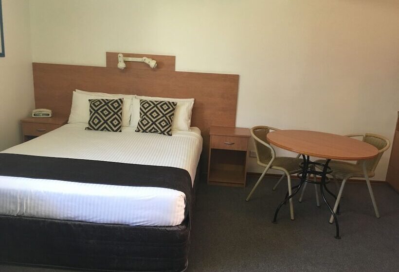 Номер Стандарт с Балконом, Bridge View Motel