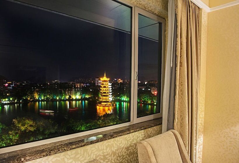 Номер Deluxe Вид на Озеро, Lijiang Waterfall Hotel Guilin