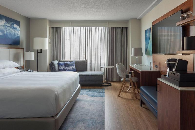 キングサイズベッドのスタンダードルーム, Tampa Marriott Water Street